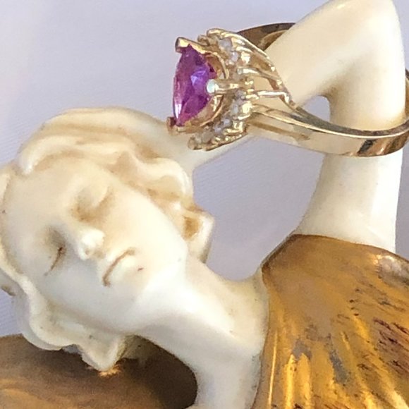 Meet your Posher, Michelle - Picture 2 of 3